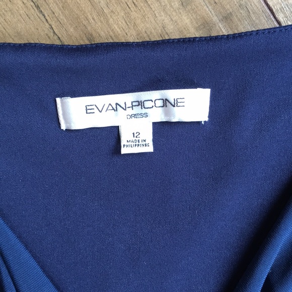 EVAN-PICONE DRESS - Picture 4 of 8